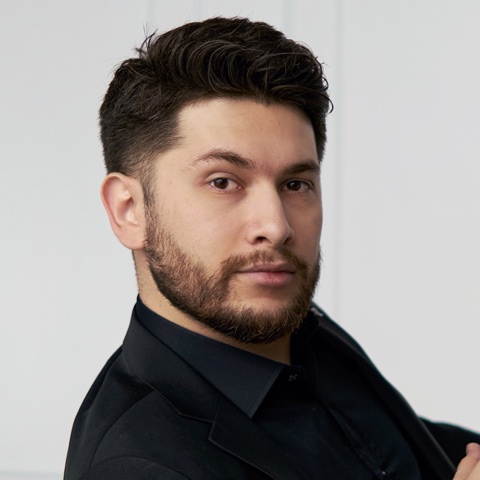 Алишер Отабаев